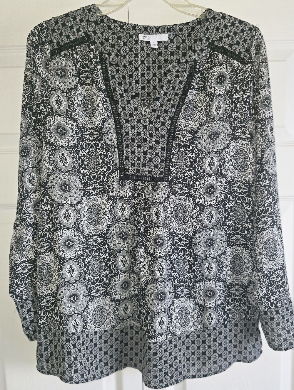 DR2 Y2K Black & White Printed V-Neck Tunic Officewear